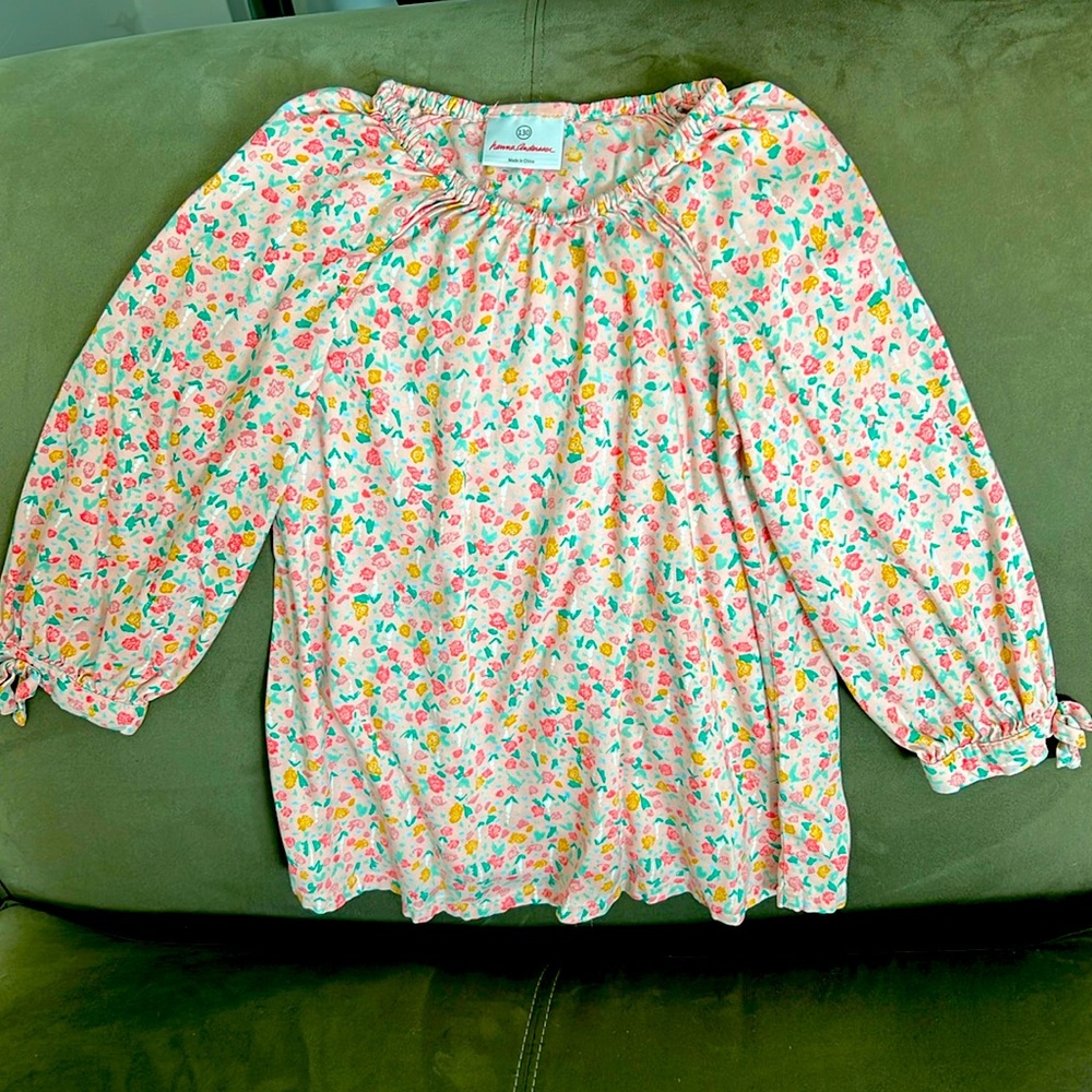 Hanna Anderson long sleeve print blouse in size 8.